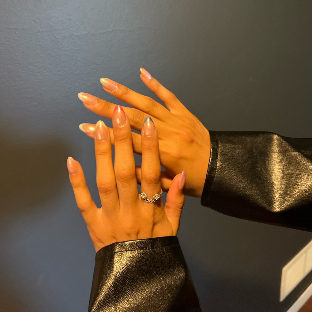 Press on nails